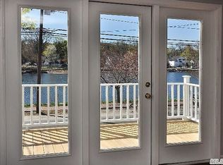 34 Mill Pond Rd, Port Washington, NY 11050