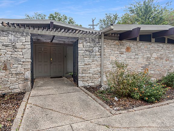 5th image of 9922 Tioga Dr.