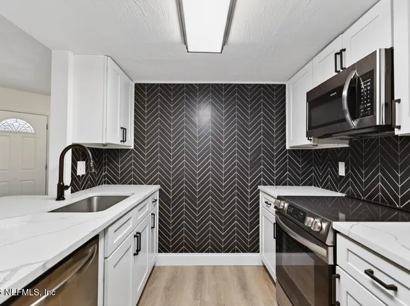 2866 WONDERWOOD Lane, Jacksonville, FL 32233