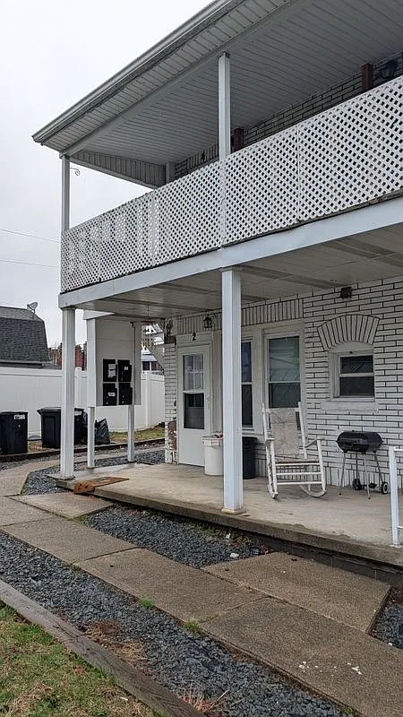 7 bed, 4.0 bath, 800 sqft, $1,250 — Photo 1