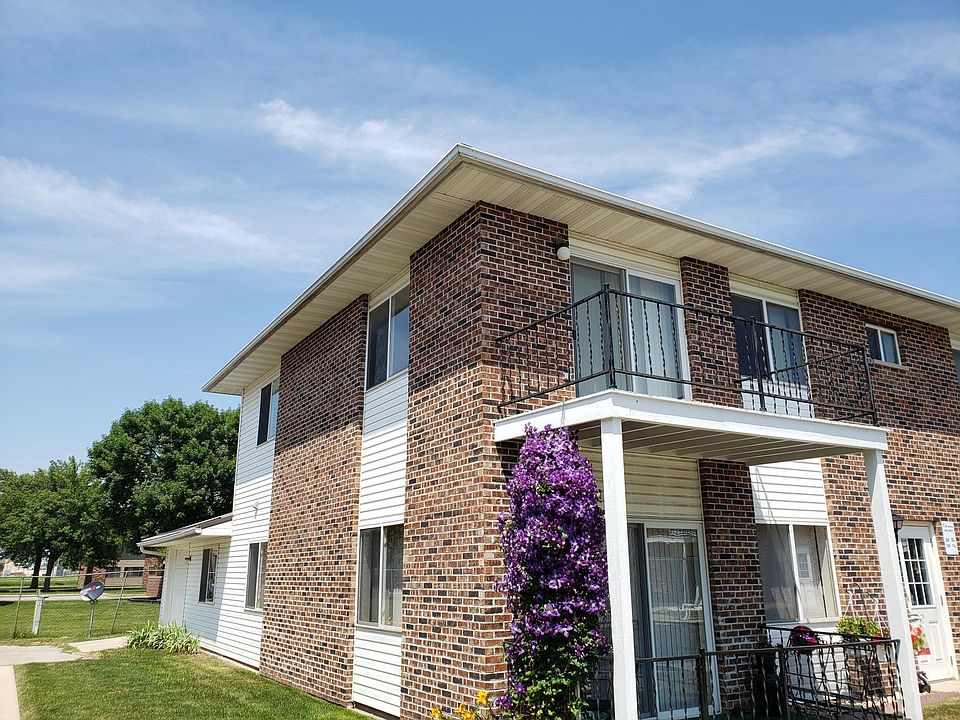 Exterior, 2nd Floor Balcony