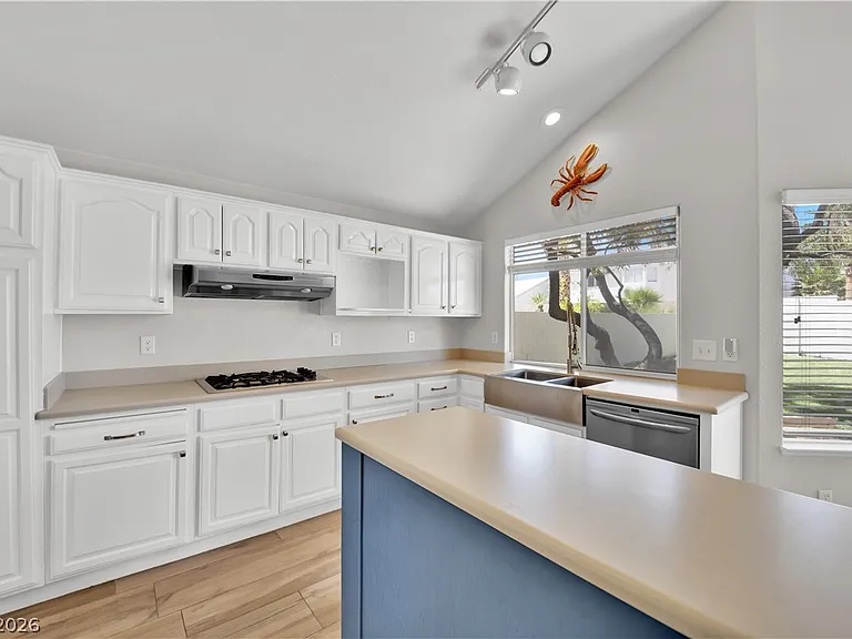 8112 Tropic Isle Cir — Photo 12