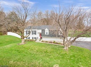 5 Babbitt Rd, Mendham, NJ 07945