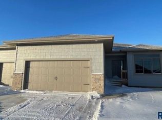 2705 S Lana Dr, Sioux Falls, SD 57106