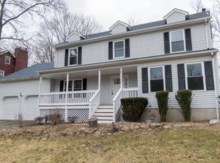 2 Elizabeth Pl, Lake Hopatcong, NJ 07849