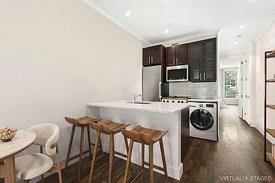 3rd image of 106 Bedford Ave APT 3L