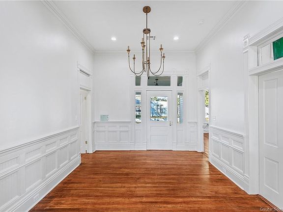 4th image of 1002 Iris St