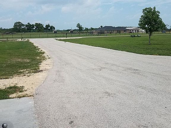 4th image of 1335 Hill Valley Dr