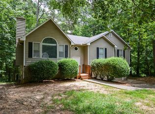 96 Oak Landing Cir, Douglasville, GA 30134