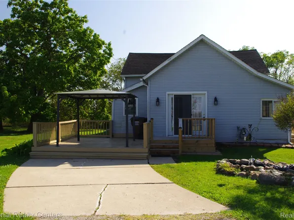 8276 War Rd, Newport, MI 48166