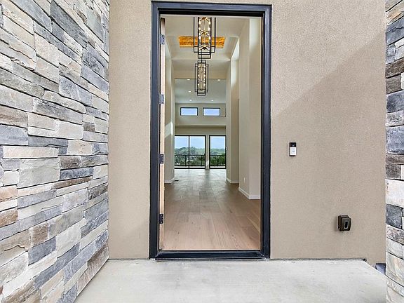 5th image of 8 N Rancho Ct