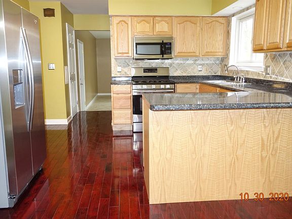 5th image of 1825 Hamlet Dr