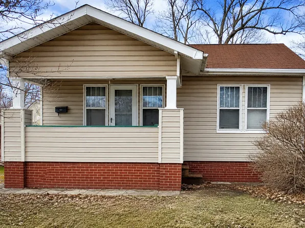 109 N 26th St, Mattoon, IL 61938