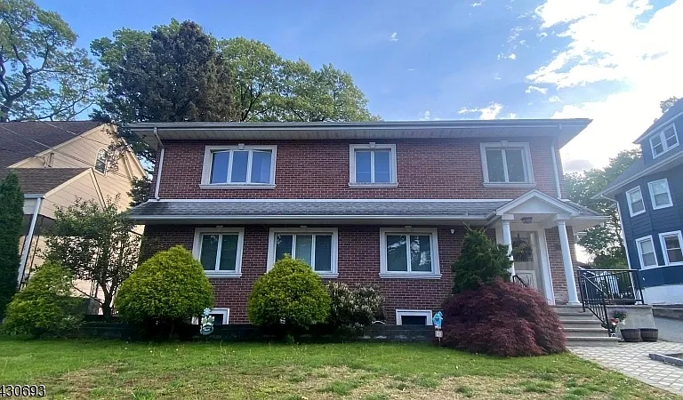 137 Centre St — Photo 1