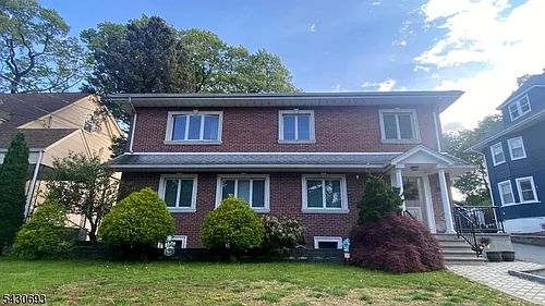 137 Centre St Photo 1