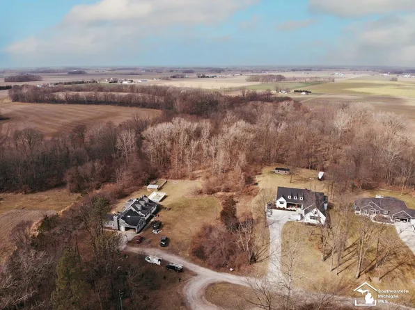 3 Rollman Ln, Petersburg, MI 49270