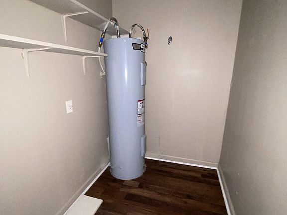 4th image of 2520 E Court St #7