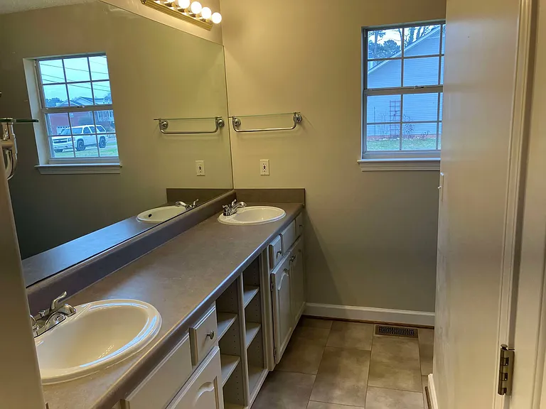 10021 Bill Jones Rd — Photo 9