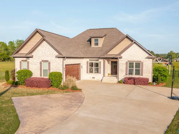 1195 Summerset Pl, Southside, AL 35907