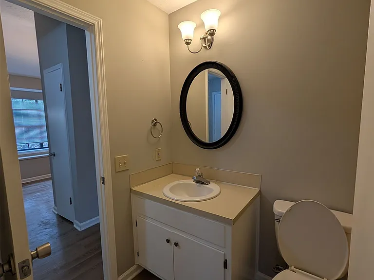 465 Durden Rd — Photo 4