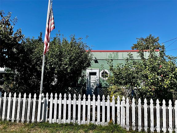 2nd image of 320 Ocean Avenue