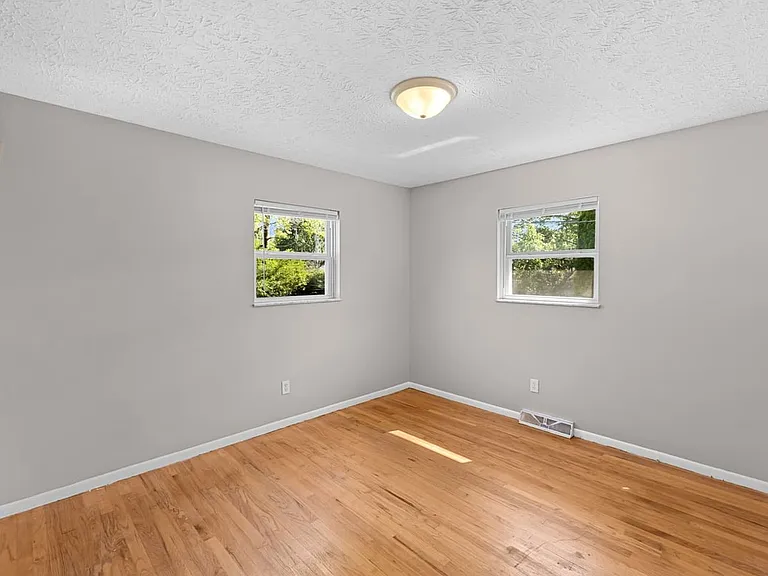6406 Dalewood Rd — Photo 4