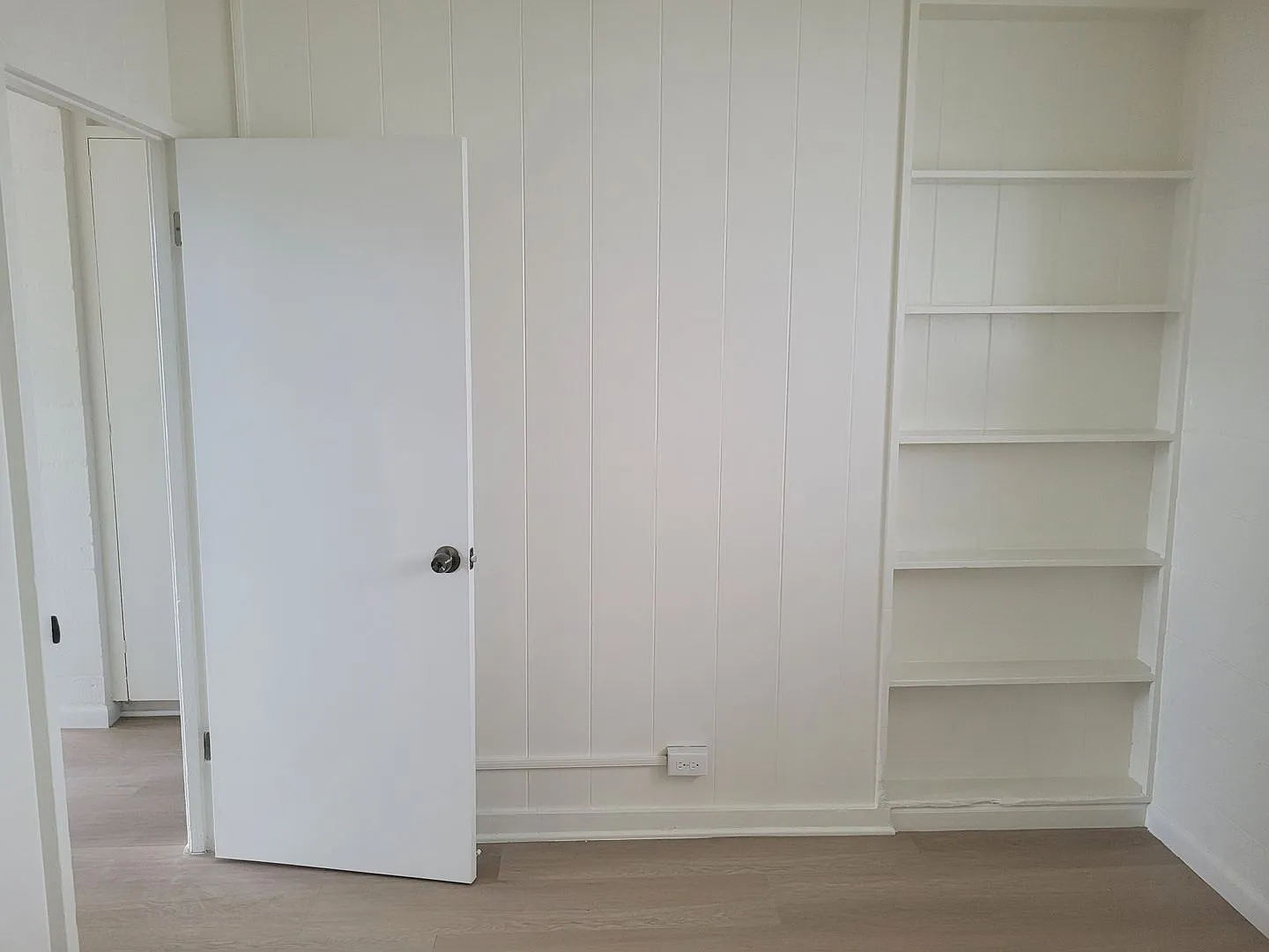 Recently Renovated 2bd, 1ba, 1pkg 700sqft. for $1750 — Photo 4