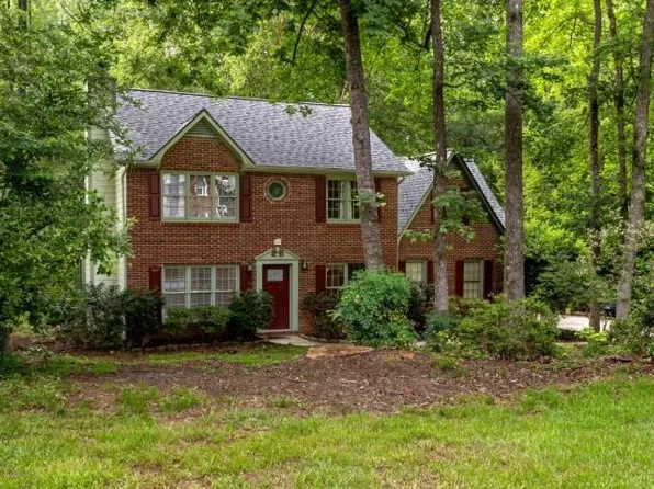 140 Windsor Dr, Fayetteville, GA 30215