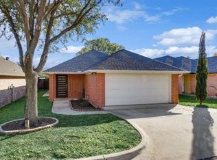 736 Harbour Town Dr, Lake Dallas, TX 75065