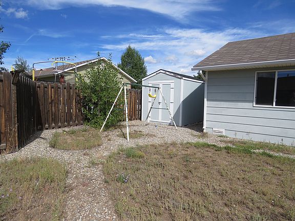 5th image of 87 Connie Dr