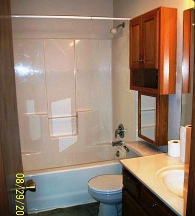 1st Floor Bath/Shower