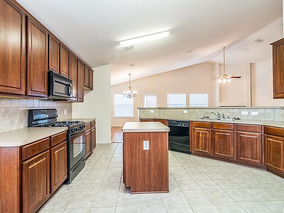 3rd image of 1309 Auburn Dr