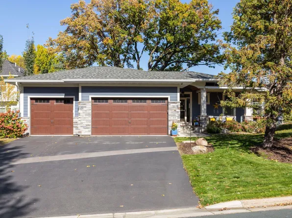 809 Great Oaks Trl, Eagan, MN 55123