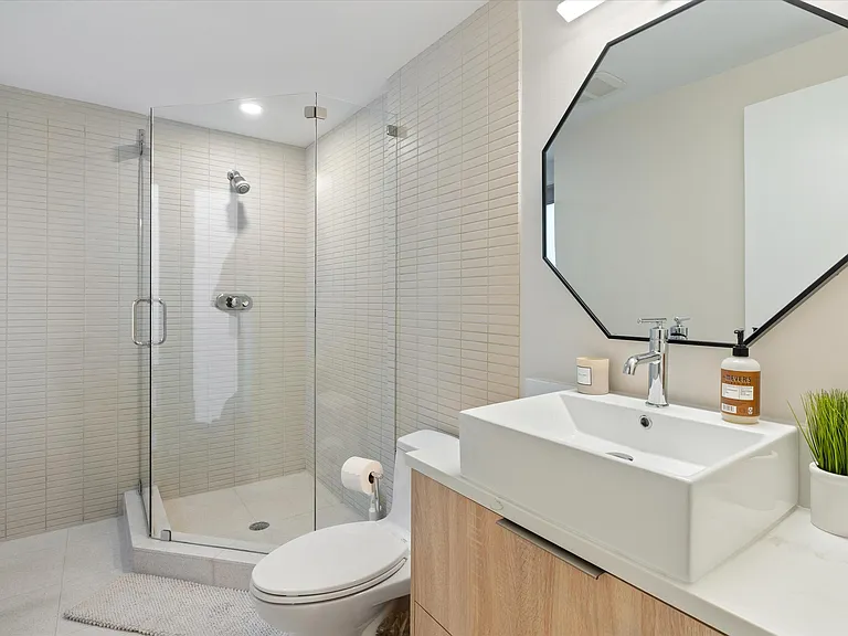 1509 NE 4th Pl — Photo 16
