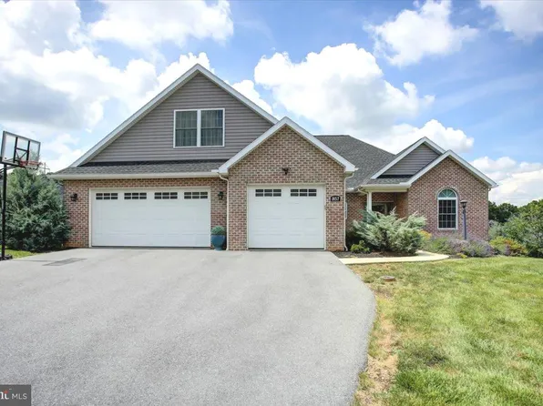 1857 Carrera Dr, Chambersburg, PA 17202