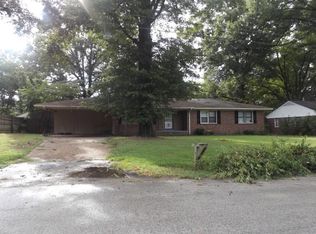 2841 W Lake Shore Dr, Memphis, TN 38127