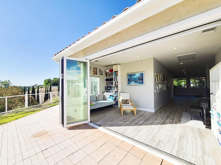 19044 Summit Ridge Dr — Photo 15