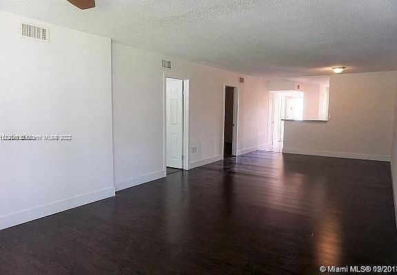 4th image of 1750 NE 191st St #3061