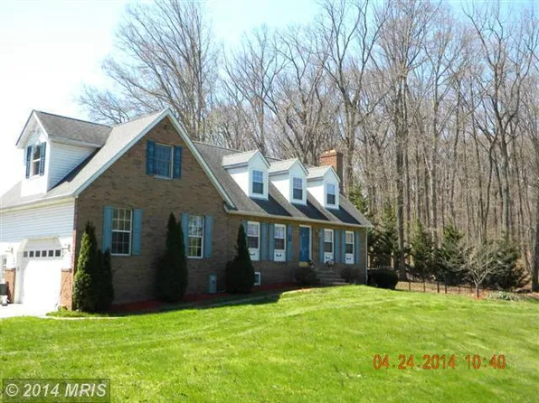 1890 Aqua View Dr, Hampstead, MD 21074