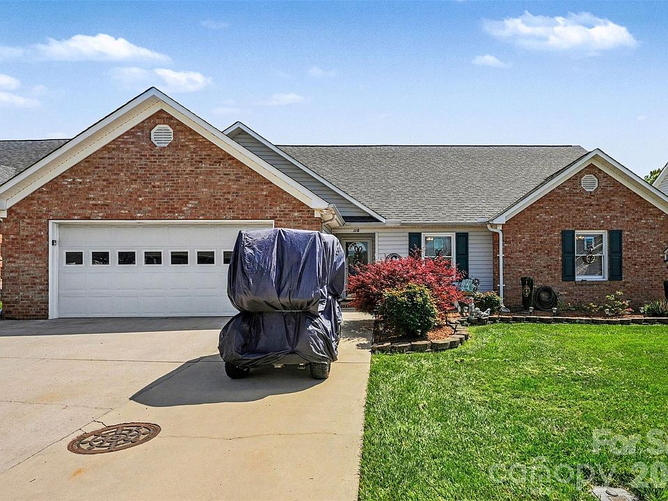 1st image of 118 Hidden Creek Cir