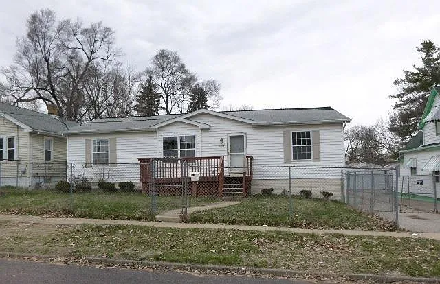 1217 W Brons Ave photo 1