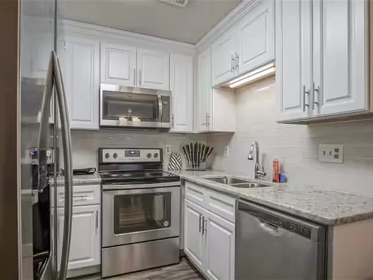 846 Park Pl NE — Photo 10