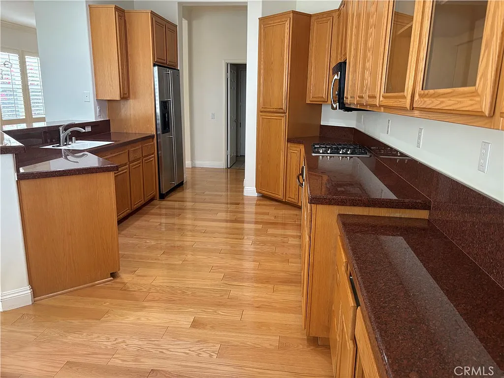 2 bed, 1755 sqft, $4,700 — Photo 4
