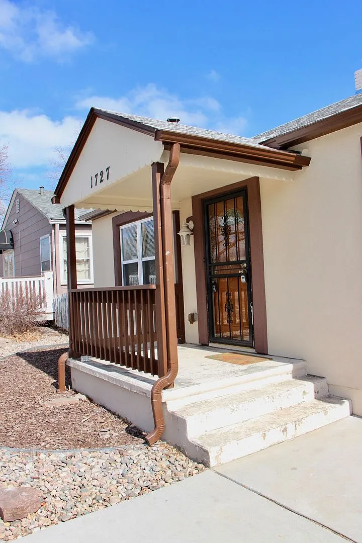 Charming Old North End Rancher — Photo 4