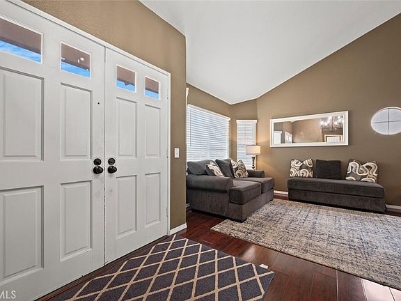3rd image of 36 Woodswallow Ln