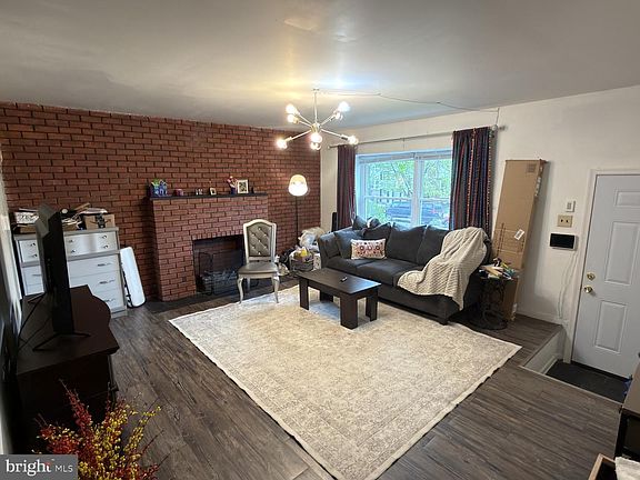 2nd image of 434 Homestead Rd