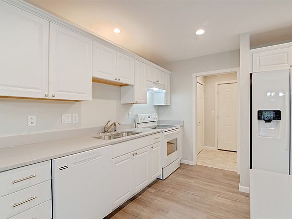 5th image of 3697 Terrace Hills Ln