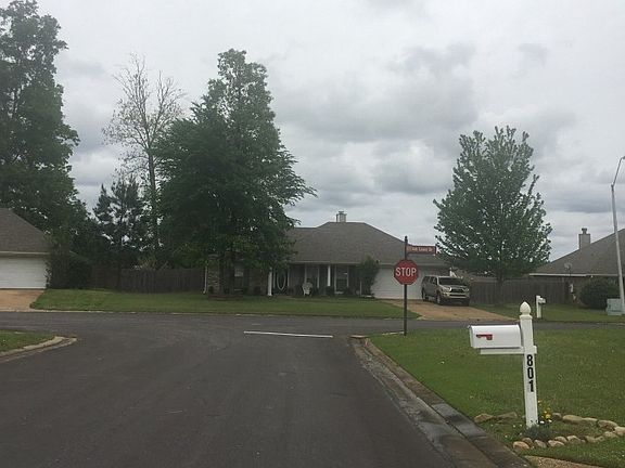 5th image of 803 Bent Oak Dr