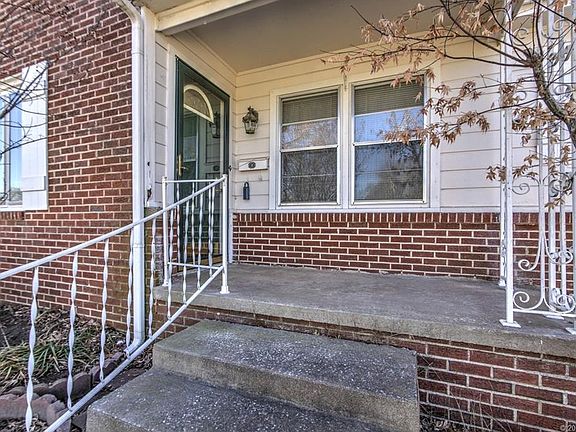 2nd image of 930 Henshaw Ave