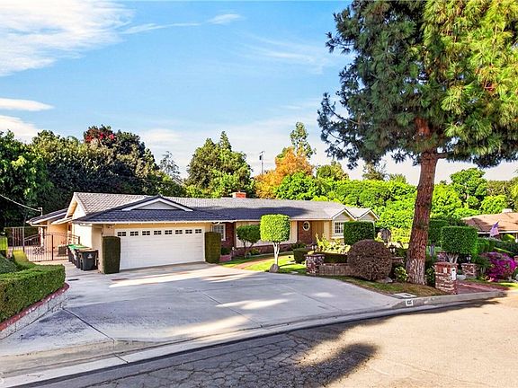 4th image of 623 Santa Barbara Ave